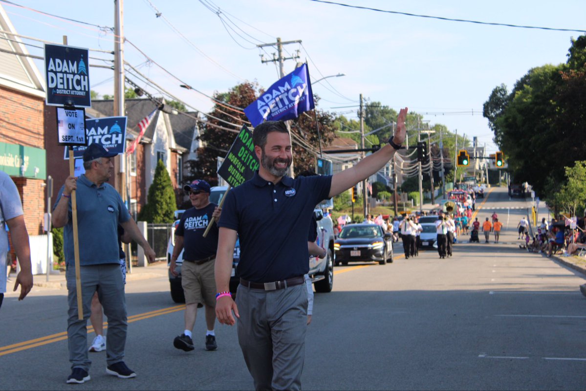 adamdeitch's tweet photo. Of the many (many!) Fourth of July events we participated in across Norfolk County, the Norwood Parade was definitely a highlight. Thanks to everyone who came out to march with us and to all the amazing people in the crowd who were so incredibly supportive. Let’s keep this momentum going!