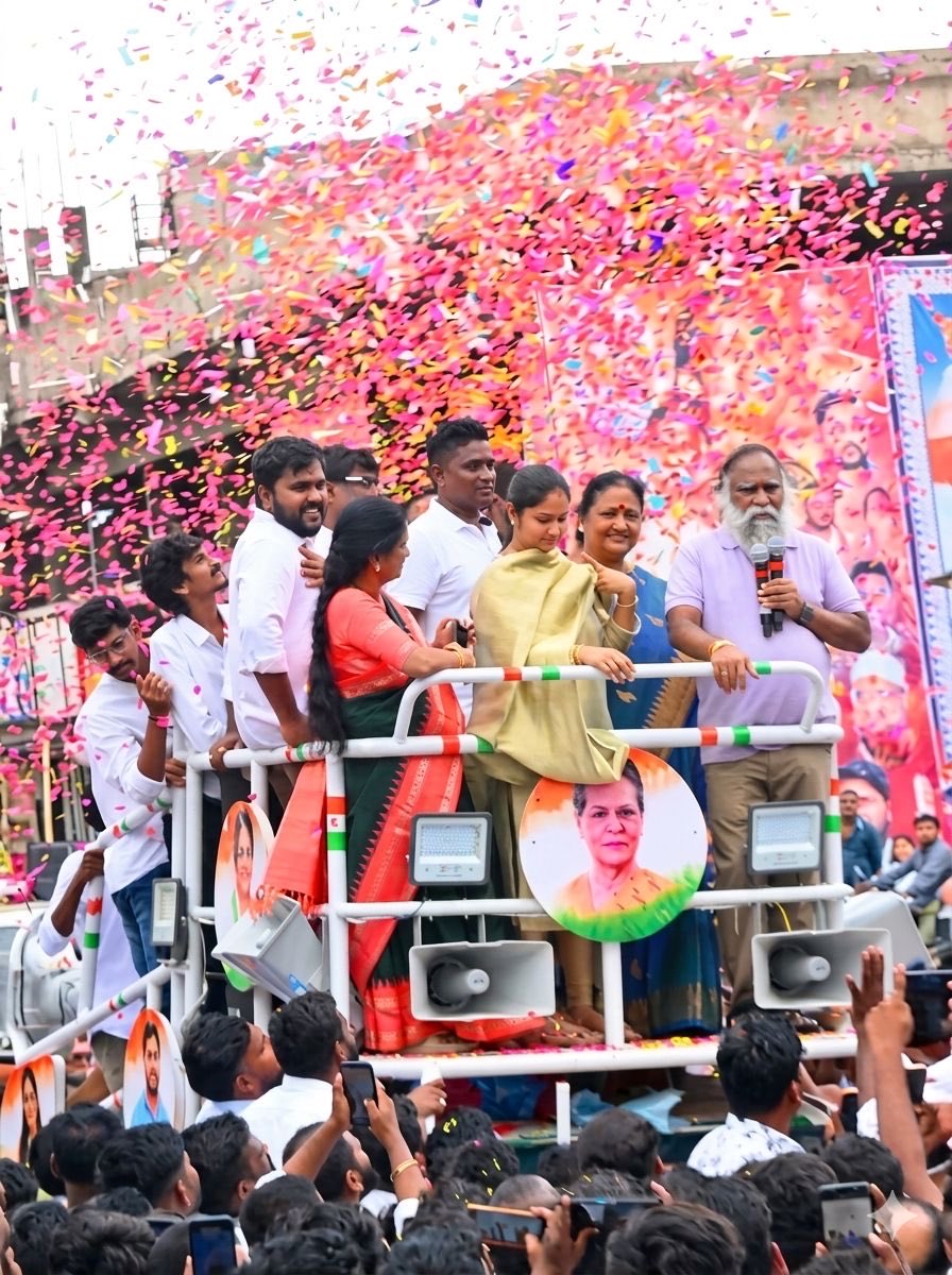 ImJaggaReddy's tweet photo. పుట్టినరోజు వేడుకల్లో జగ్గారెడ్డి మరియు కుటుంబసభ్యులు..
#Jaggareddy
#Jayareddy
#JaggareddyBirthdayCelebrations
#NirmalaJaggareddy
#Sangareddy https://t.co/BrpdnEHX3l