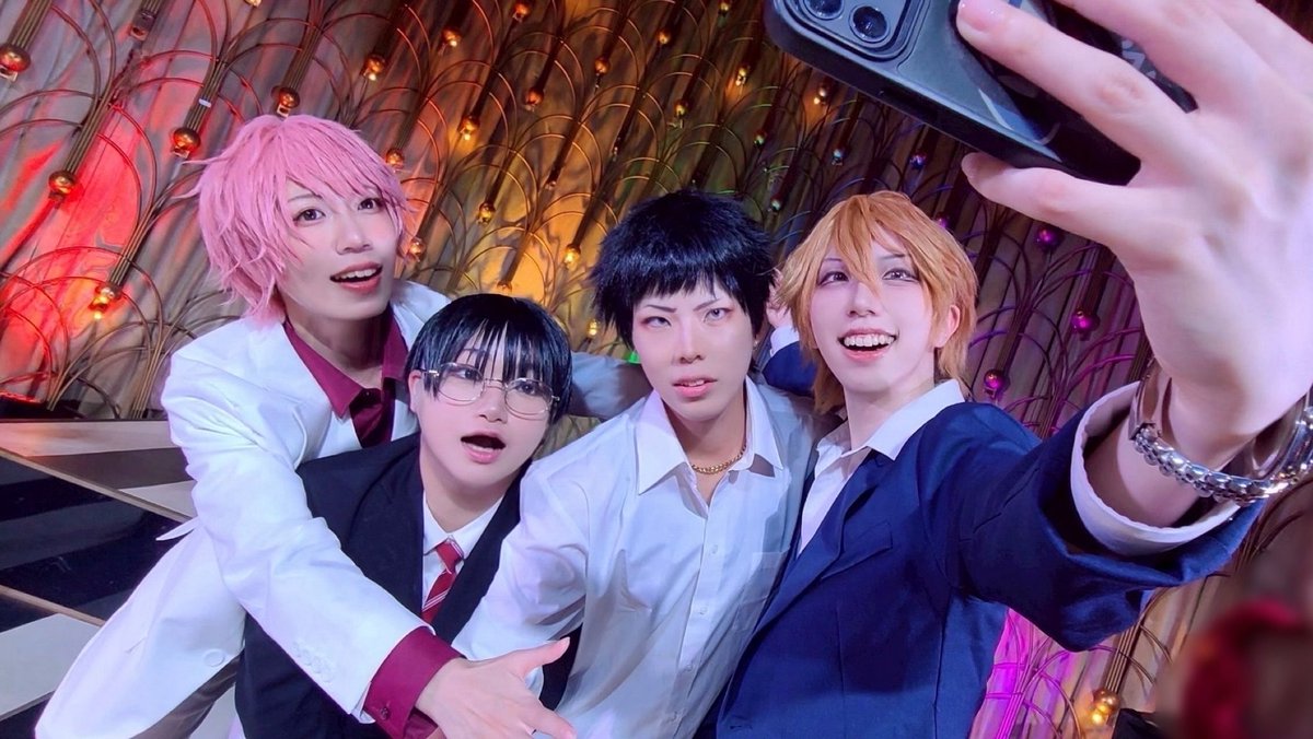 P72xxM2's tweet photo. ハッピーバースデー！コーさん🎉🎂🤙

昔も、今も。
きっと今日もたくさんお祝いされてるよね🥂 https://t.co/Sy5mHeftK9