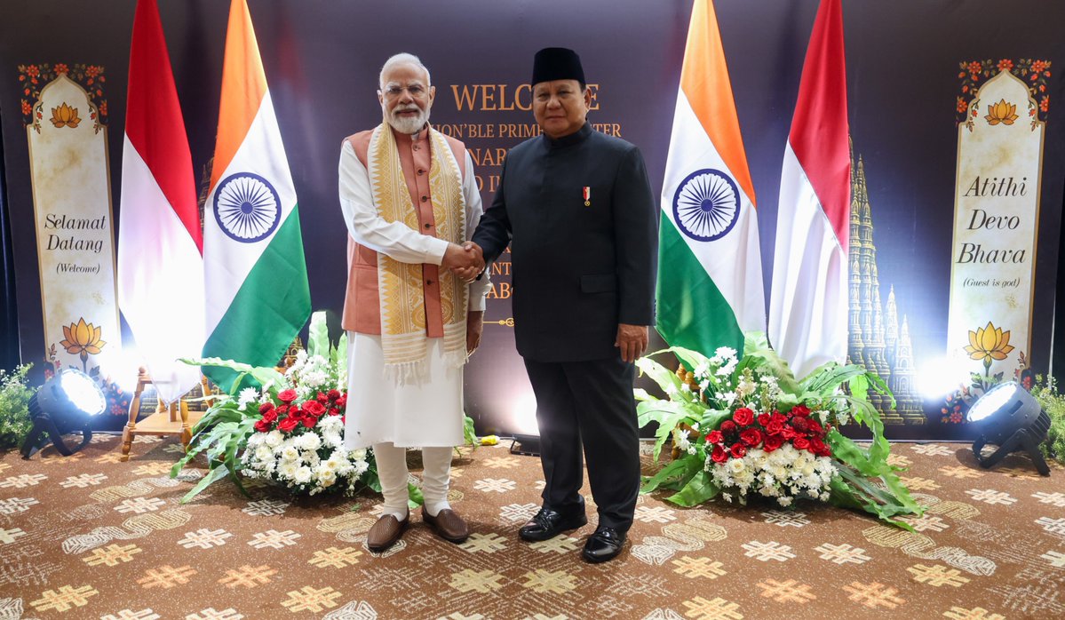 narendramodi's tweet photo. Delighted that my friend, President Prabowo Subianto, joined the community programme in Jakarta and made the occasion even more memorable. His address clearly reflected his affection for the people of India.

@prabowo https://t.co/czNiyvM0nj