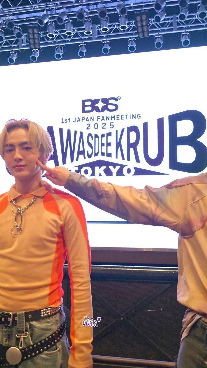 hellohellobus__'s tweet photo. อยากเติมจิ้นอ่ะ แก้มนี่ของพี่คนเดียว https://t.co/7iNXr8baCh