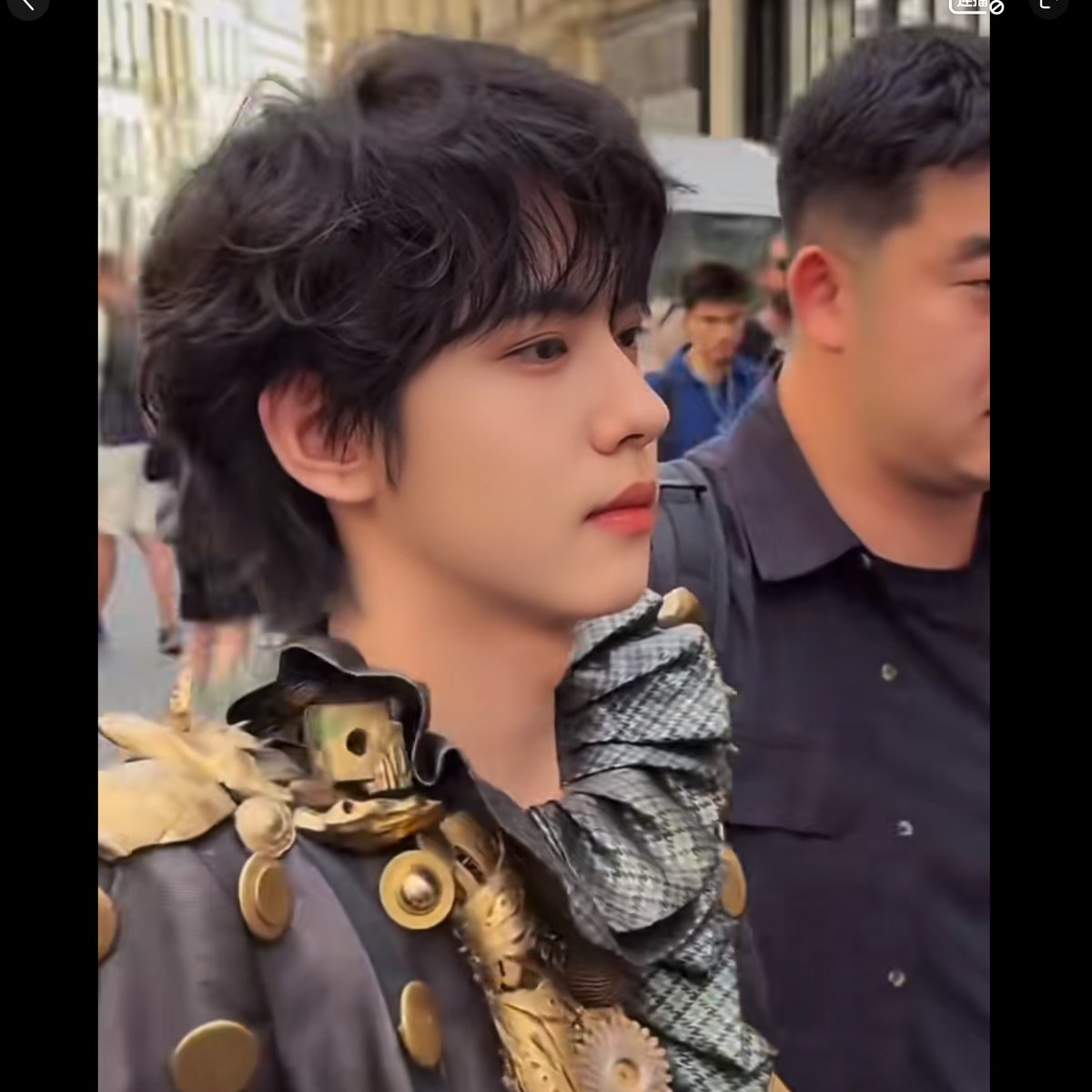 LLNg798's tweet photo. Liu Xuan Cheng makes fashion look effortless.

#LiuXuanChengPFW
#LiuXuanChengHCW27
#LiuXuanChengxRonaldVanDerKemp https://t.co/3Uy1lYaINK