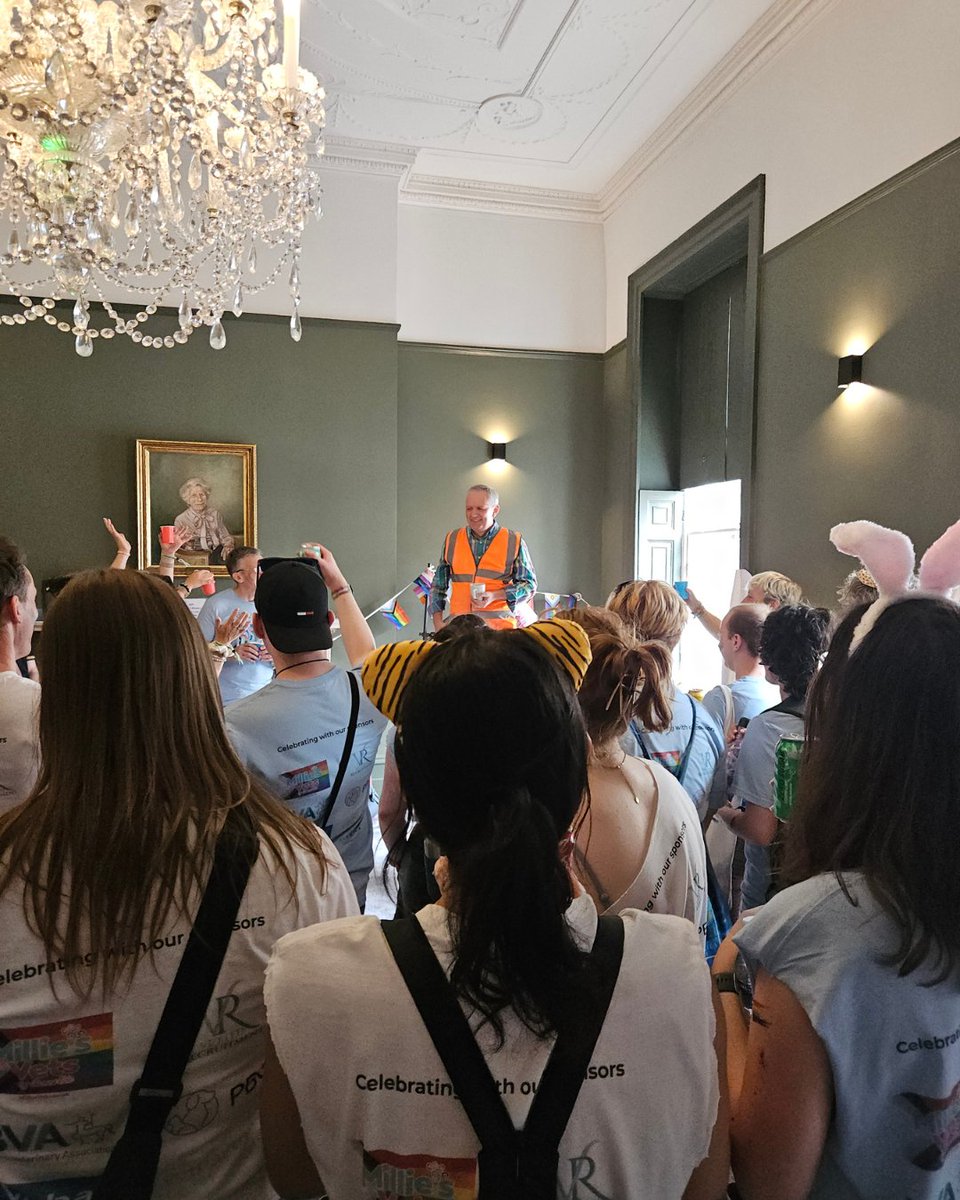BritishVets's tweet photo. 🏳️‍🌈 It was fantastic to host @bvlgbt at BVA HQ as they marked 10 years of marching at #PrideInLondon!

The day recognised the importance of maintaining visibility of the veterinary LGBTQ+ community.

Want to join BVLGBT+ @BristolPride this Saturday? See: https://t.co/gnY2gtsxKj https://t.co/CcjBb27QfR
