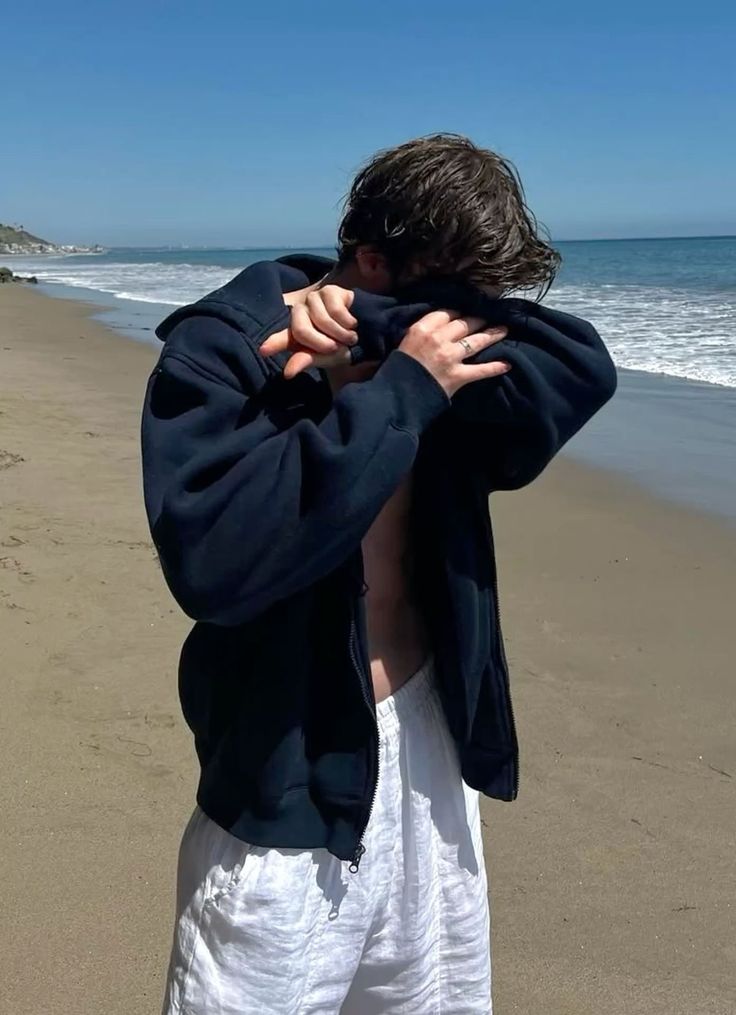 sunloveshistar's tweet photo. #rosekiller surfer evan and barty, who came on vacation and goes for a run every morning just to annoy the pretty boy https://t.co/sYOzfD5W1H