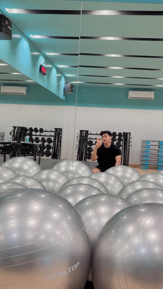 Rebbe2k's tweet photo. Main di gym seru ga ya https://t.co/nzLPdxzZVP
