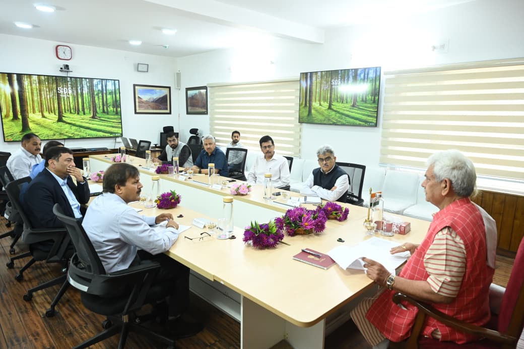 manojsinha_'s tweet photo. Today, I reviewed actions taken against the circulation of separatist and anti-national books in educational institutions. Directed officials to ensure robust oversight so that no such literature finds its way into our schools and universities. https://t.co/s7arBbnhqk
