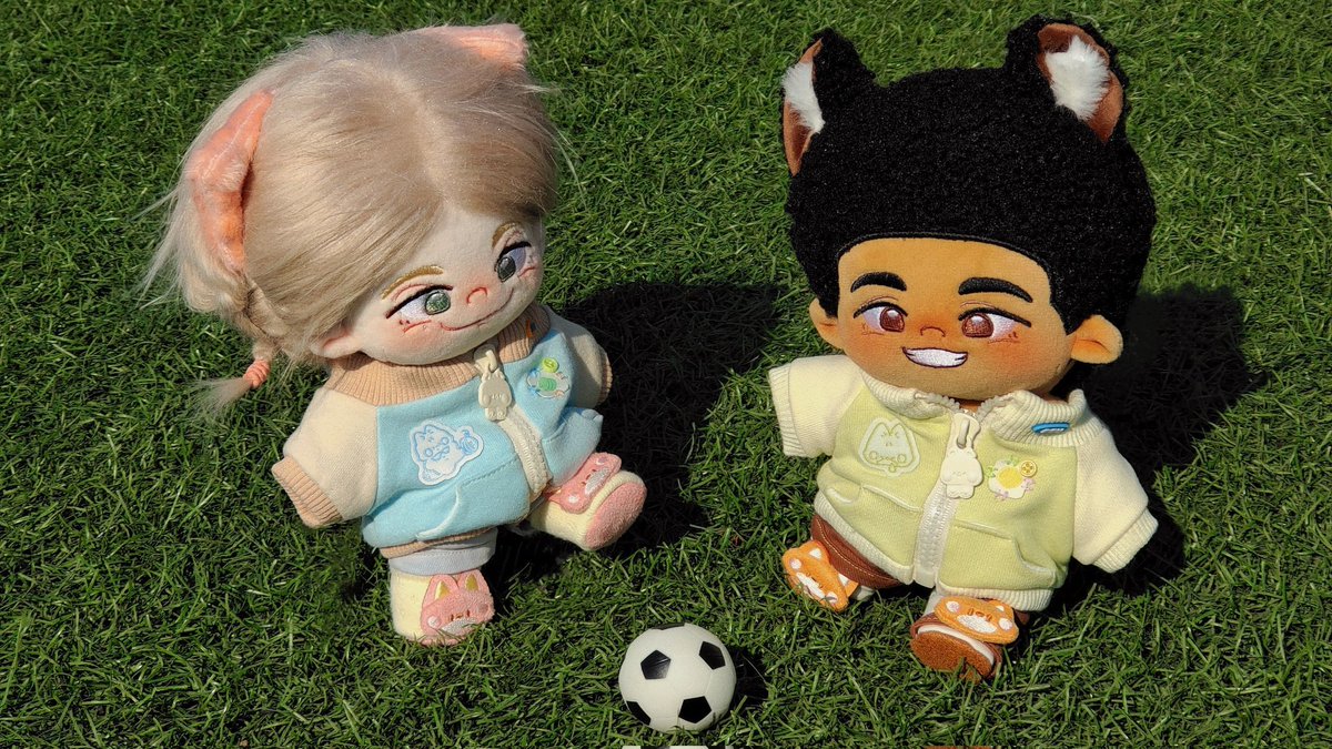 irrrrr123's tweet photo. Getting my little Haaland and Bellingham ready for the Norway vs England quarter-final.🥺🤲
#Haaland  #Bellingham  #WorldCup https://t.co/hSD6FwH6Za