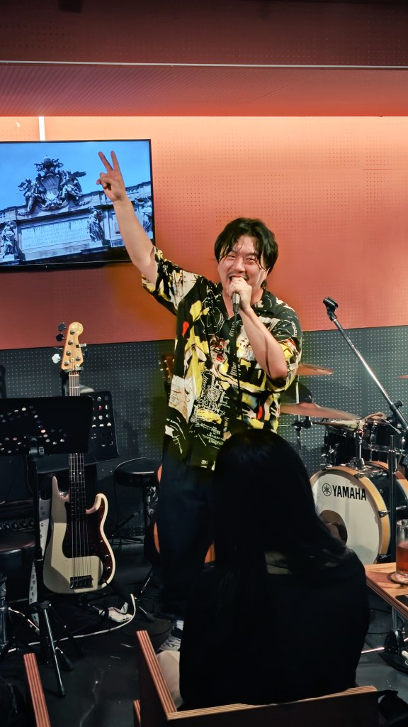 shaft_09's tweet photo. 本日は関内で田森生理と加賀屋みきさんの出演するライブへ

サポートが付いた田森さんの“HEAR ME ROAR”がマジかっこいい！最後のラップも進化中🎤

加賀屋さんは七夕にピッタリな恋愛ソング“月と流れ星”が素敵！サポート付きの“駅前”も👍
“太陽の子”で田森さんとコラボも🤩次は7/25ワンマン！楽しんで https://t.co/ciJmeZ3HFZ