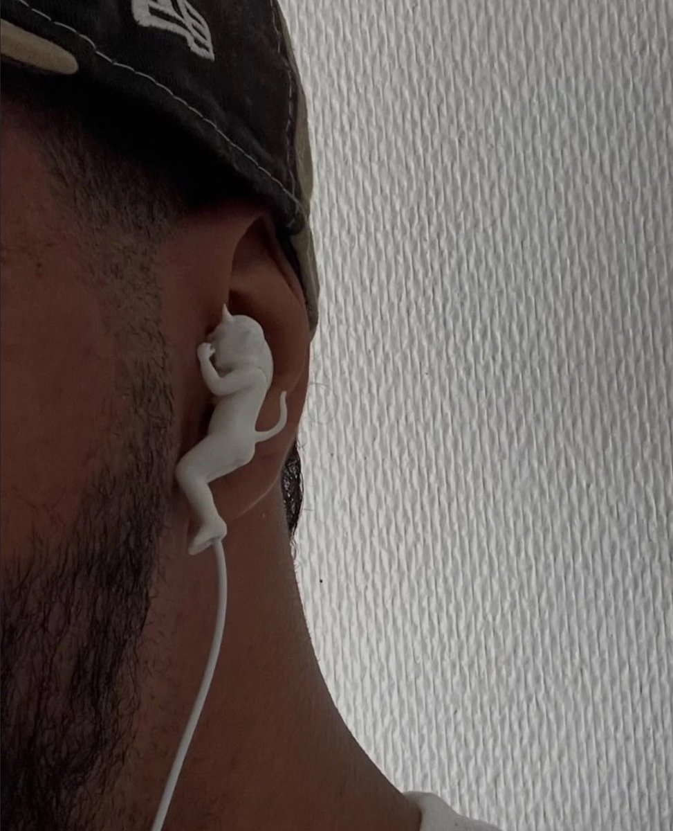 Shtreetwear's tweet photo. Devil vs. Angel Headphones by Senne https://t.co/Hbu5UNd0fl