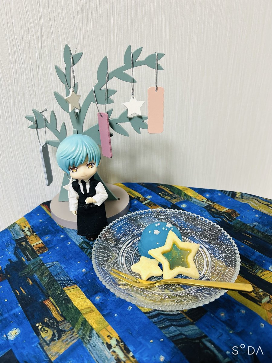 nayuki317's tweet photo. 粟田口喫茶の七夕は水饅頭とステンドグラスクッキーでした🌟
クッキーはステラおにさんから卸してます(笑) https://t.co/S28GgRh8Dn