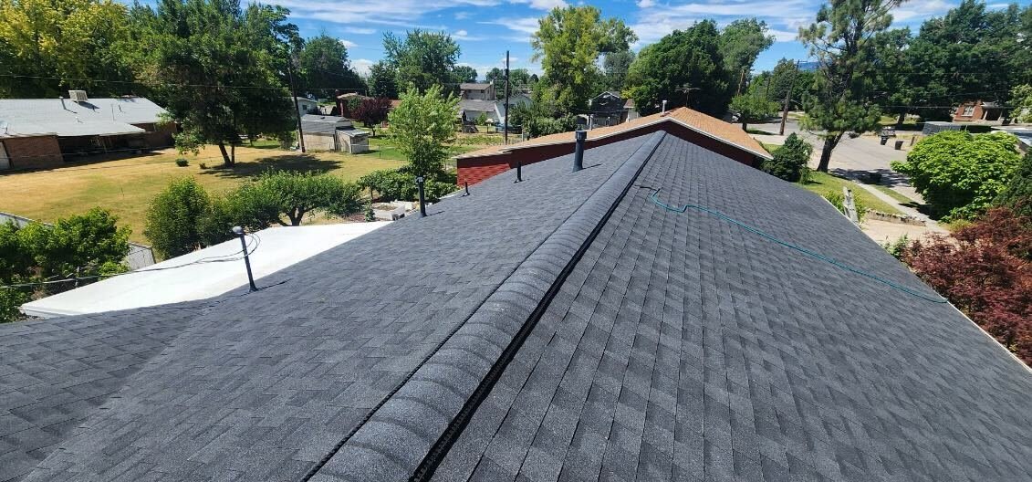 EagleRidgePros's tweet photo. Another successful project completed!
New shingle roof + window installation on a home in Fruit Heights, Utah.
Quality craftsmanship. Honest service. Built to last.

📞 Schedule your FREE roof inspection today.

#UtahRoofing #RoofReplacement #WindowInstallation #EagleRidgeRoofing https://t.co/sbm6aMdmFU