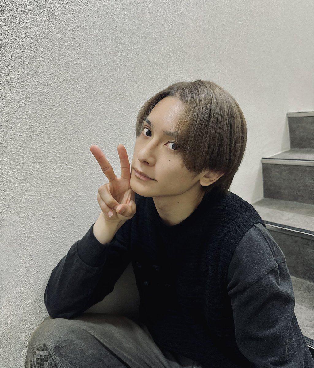 hashimotoshohey's tweet photo. ┏┷┓
┃髪┃
┃色┃
┃が┃
┃変┃
┃わ┃
┃っ┃
┃た┃
┃と┃
┃い┃
┃う┃
┃願┃
┃い┃
┃で┃
┃は┃
┃な┃
┃く┃
┃報┃
┃告┃
┃で┃
┃す┃
┗━┛ https://t.co/8Z24oP4uSD