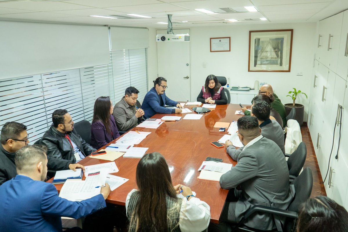 TDanielaMunoz's tweet photo. 🏗️ Fortalecer el patrimonio del ISSSTE también es transformar.

Como parte del equipo que encabeza @RockAvilaISSSTE, participamos en una reunión de trabajo con el @INDAABIN para fortalecer la estrategia que impulsa el Plan de Obras del @ISSSTE_mx.

Esta coordinación nos permite avanzar en el fortalecimiento del patrimonio institucional y agilizar los proyectos que se traducen en mejores espacios y servicios para la derechohabiencia. 🤝🇲🇽

#ISSSTE #Infraestructura #México