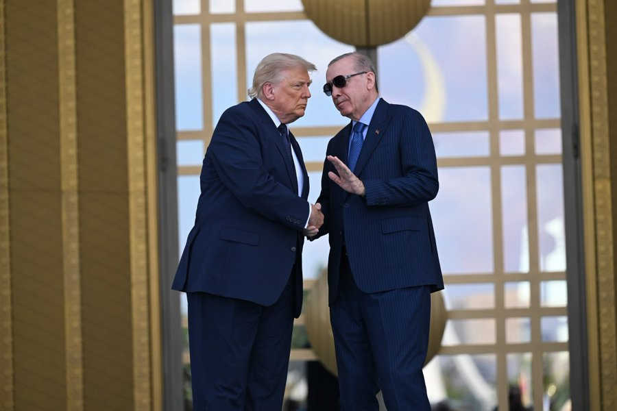 vestiturkey's tweet photo. Похвальные слова Трампа в адрес Эрдогана: 

«Под вашим руководством, президент Эрдоган, Турция стала очень сильной в военном отношении страной». «Я бы не приехал в Турцию, если бы Эрдоган меня не пригласил».

#Турция #Эрдоган #Трамп #Erdogan #Ankara https://t.co/Quw0e7WX0Z