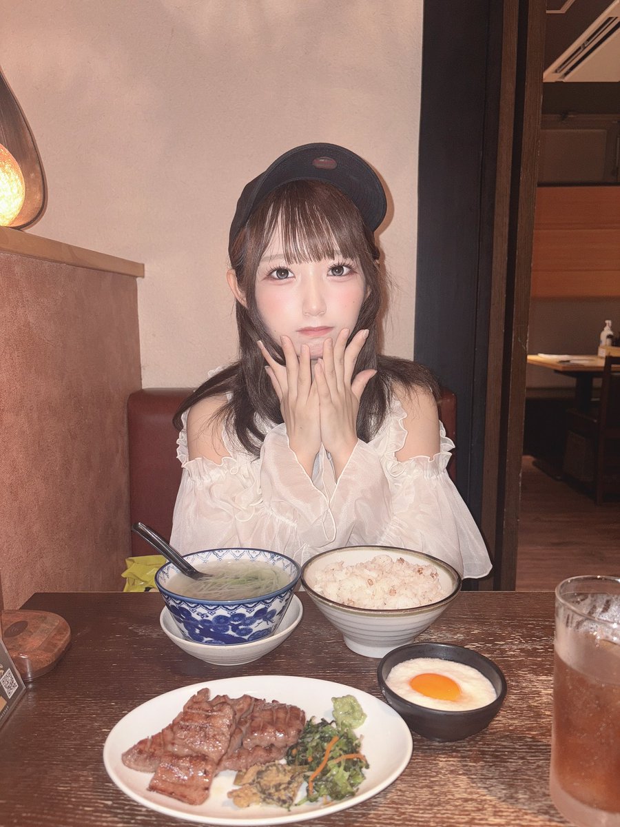 yui_ss0109's tweet photo. 牛タン♪宮城♪
#すいすて #3食牛タン https://t.co/PoYVdOQRb1