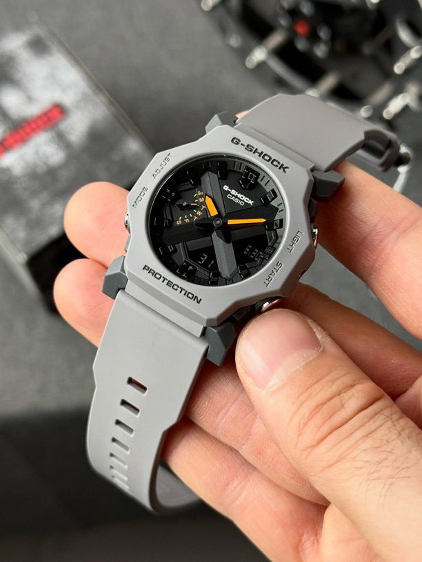 _mollhm8's tweet photo. أجمل ساعة G-SHOCK صنعت حتى الآن؟ 
أم أن هناك من لا يزال يفضل التصاميم الكلاسيكية القديمة المملة؟ https://t.co/cE6fGI7heF