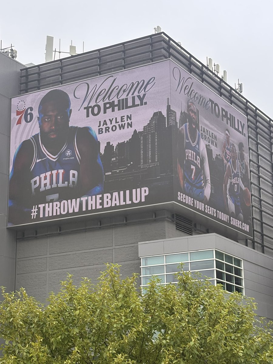 TheKevinRice's tweet photo. #ThrowTheBallUp https://t.co/1wekHy96HT
