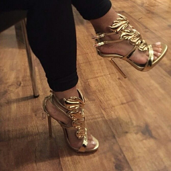 softblurss's tweet photo. Giuseppe Zanotti 😍 https://t.co/qrcYCDPZY0