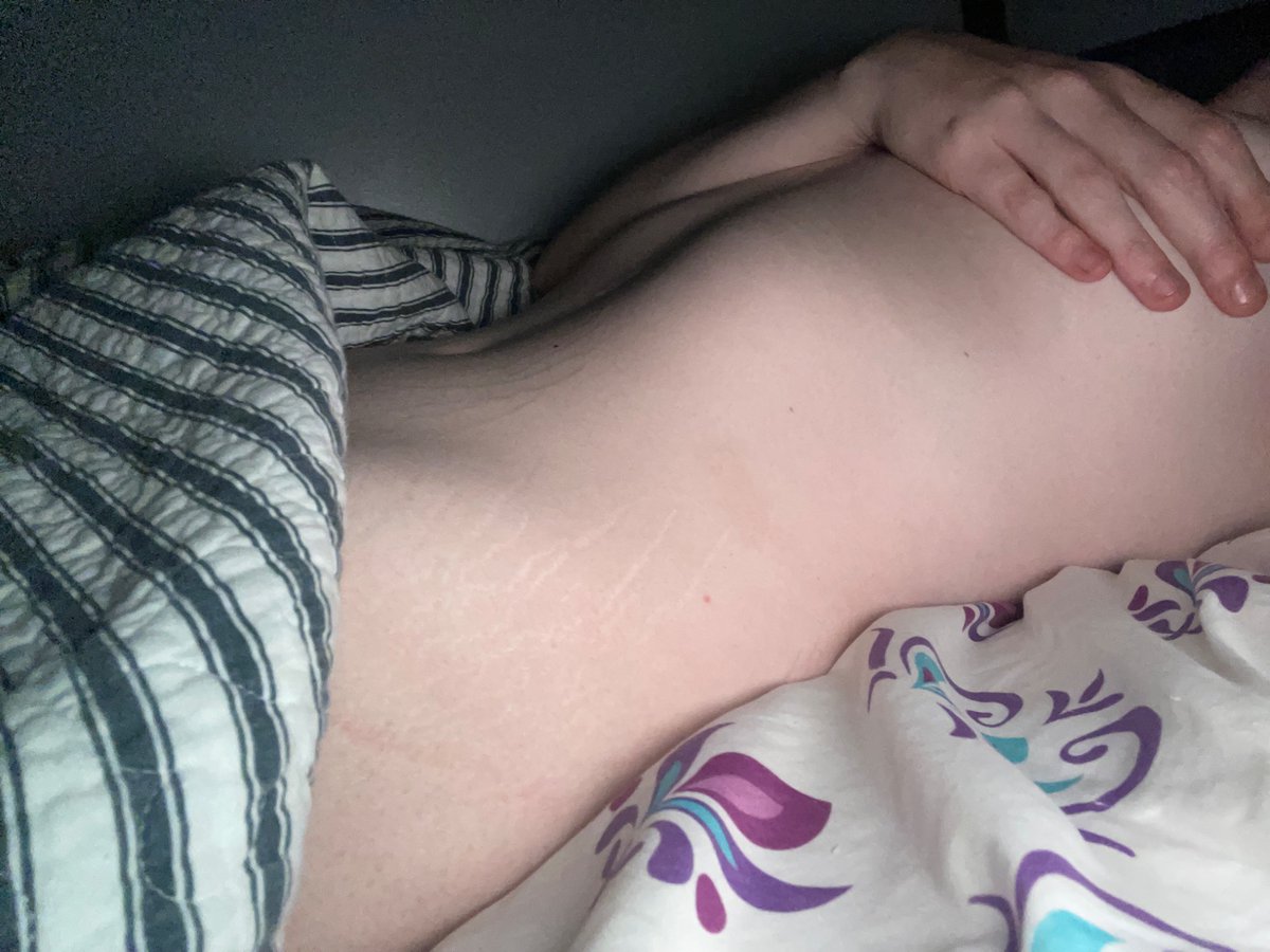 Hannahsback2004's tweet photo. Hmm there’s something missing;) #nsfwtwtًً  #moothunt〃・ #alt #milf https://t.co/lvAcpx2aRC