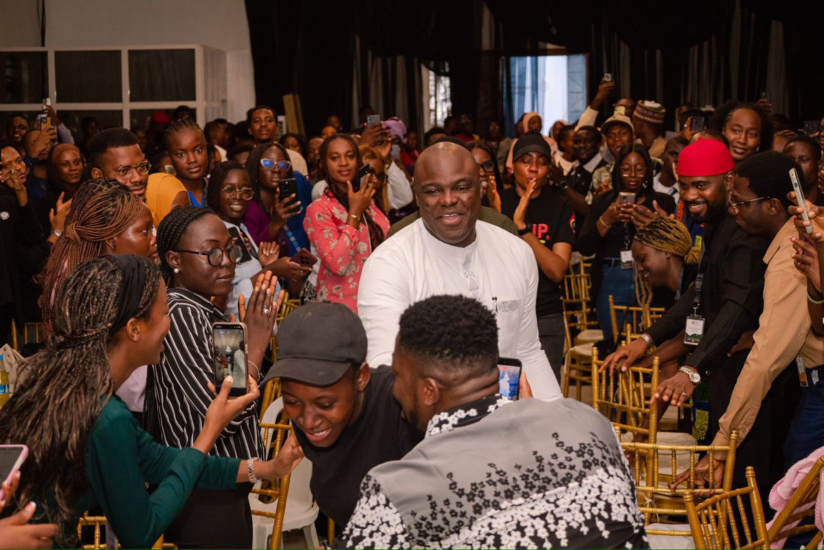 theplatformypb's tweet photo. As an ecosystem builder with years of experience building two of Africa’s nine unicorns, Iyinoluwa Aboyeji had valuable lessons on turning setbacks into strategic wins to share with fellows at the Young Professionals Bootcamp 2026. 

#YPB2026 #YoungProfessionalsBootcamp https://t.co/RstYNGj4Yp