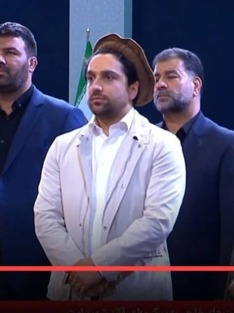 RawiTajik's tweet photo. به خدا سوگند که اول و به خصوص ما و شما تاجیک ها کور می شوییم که از این جوان آزاده و سر بلند، از این رهبر جنبش آزادیبخش مردم ما سپاسگزار و قدر دان نباشیم. 
اگر جنبش تحت رهبری اش گسترده تر و قوی تر شود ملت از اسارت تالبانی و تروریزم جهانی رها می گردد. 
من از احمد مسعود سپاسگزارم. https://t.co/JJvWgSo6pH