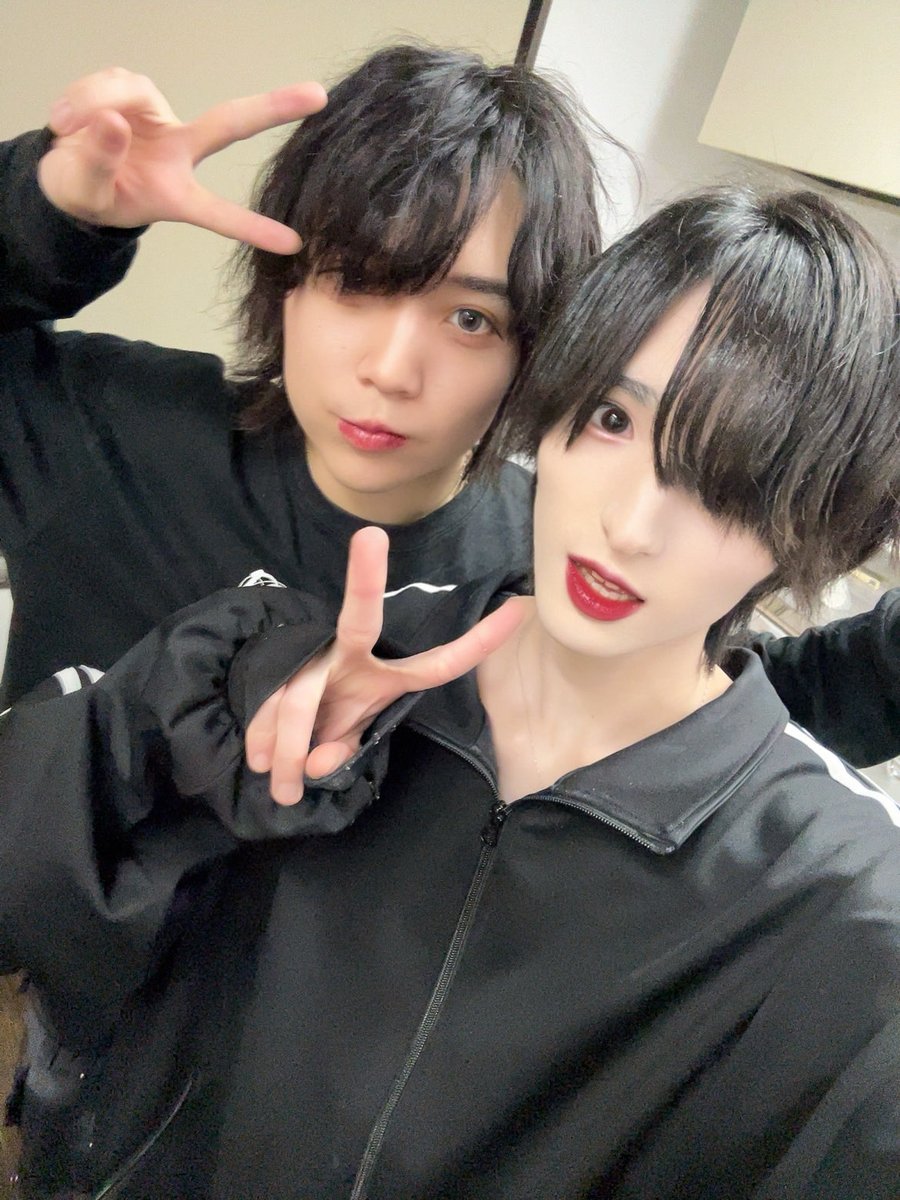 Shun_LaviColle's tweet photo. 七夕LIVEありがとうございました！🤍
今日もLIVE楽しかったよありがとうー！！

体調悪かったから土曜日までに治しますー！
今日も1日お疲れ様！ゆっくり休んでねー！

君と僕は織姫と彦星？ https://t.co/IzEH7bOjML