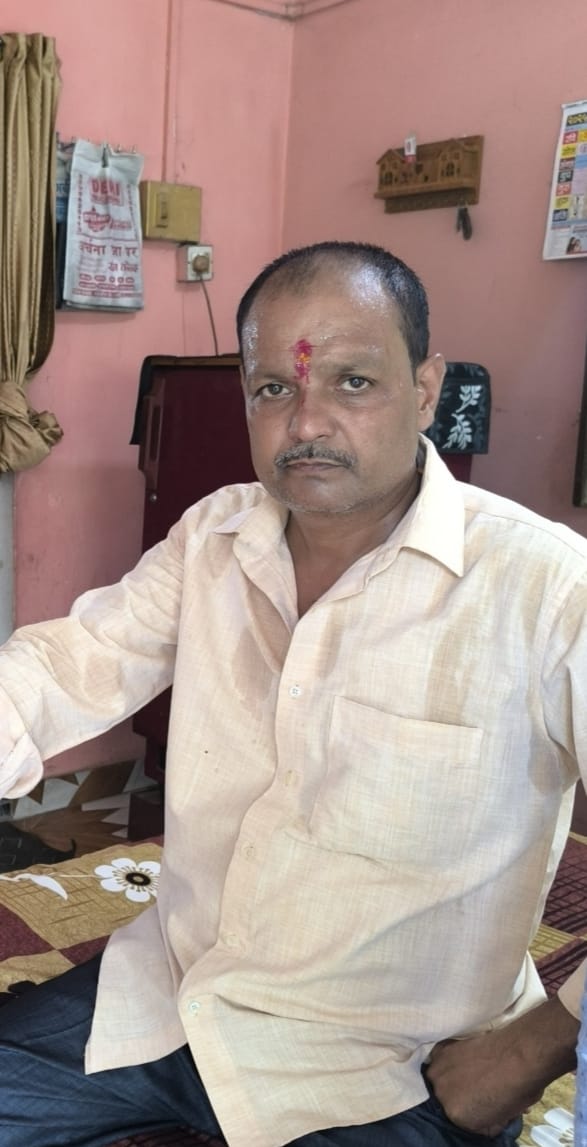 bastipolice's tweet photo. कृपया गुमशुदा व्यक्ति की ���लाश करने में बस्ती पुलिस की मदद करें। https://t.co/NUrCUZ63Ls