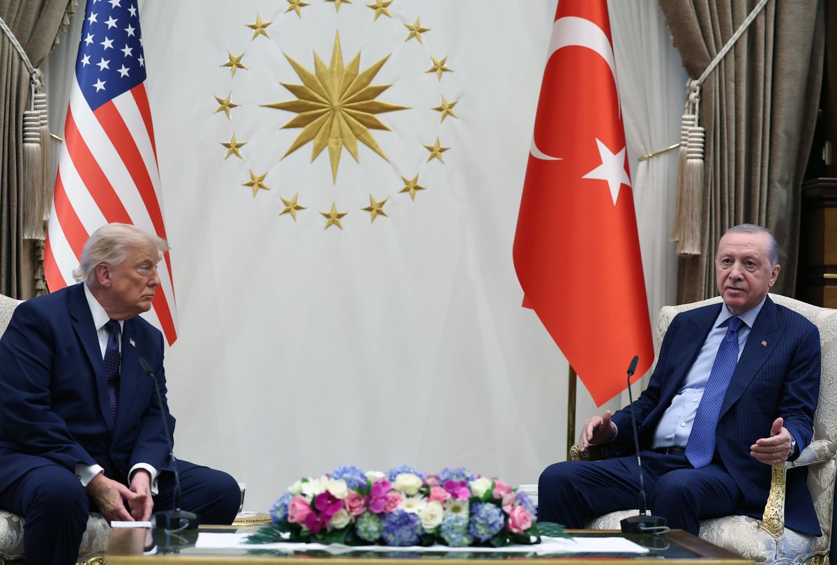 tcbestepe's tweet photo. Cumhurbaşkanımız Sayın Recep Tayyip Erdoğan, ABD Başkanı Donald Trump ile bir araya geldi https://t.co/1OIipiKZax https://t.co/YOPQSOJC8k