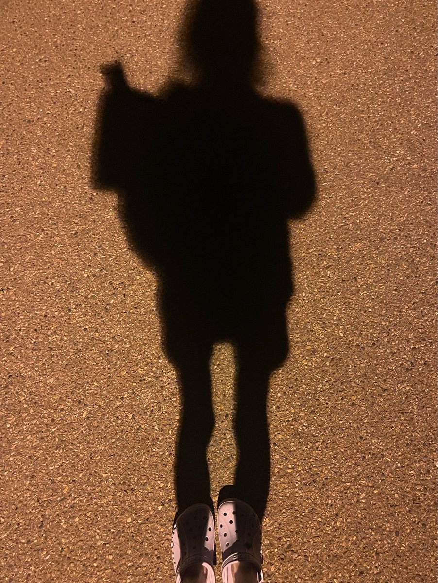 dulltheache's tweet photo. shadow is giving skinny™ https://t.co/X6sY6GSDN6