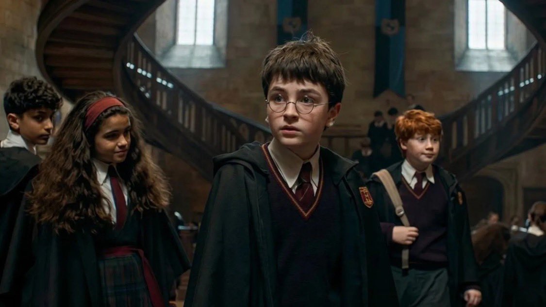 nerd_estranho's tweet photo. A série de Harry Potter seguirá um caminho diferente dos filmes. 

Segundo um ator do elenco, o formato em temporadas permitirá adaptar os livros com mais detalhes e desenvolver melhor a história. https://t.co/hNrT82N7NR
