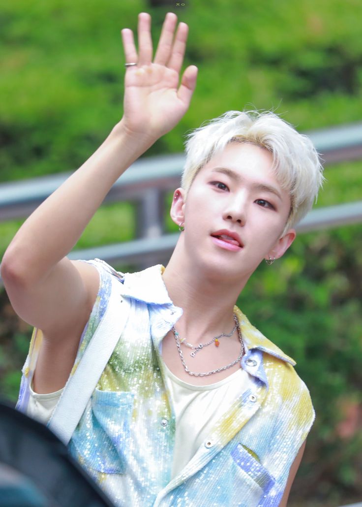 svtserving's tweet photo. 250 days until Hoshi's return from military service. https://t.co/ni2ITmw4ni
