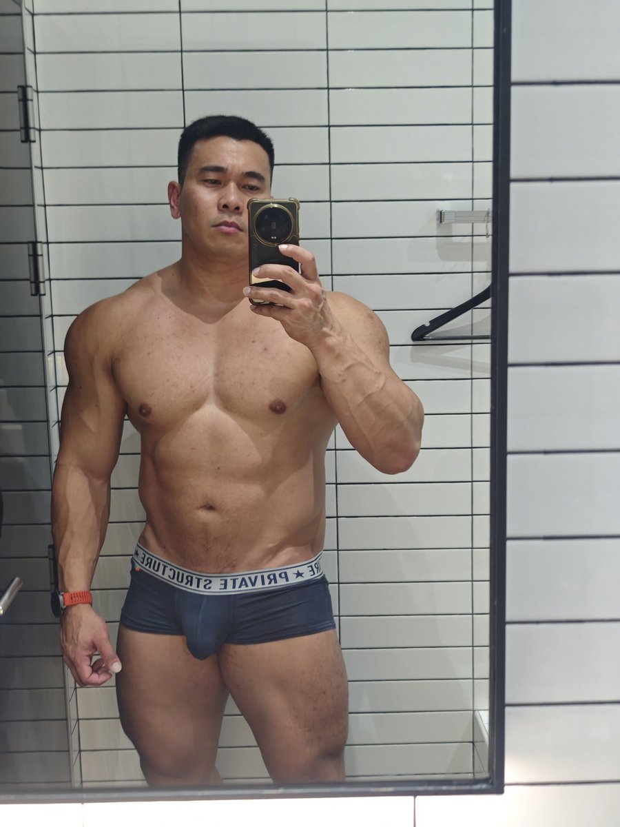 MASTERLING_'s tweet photo. You see my post 
You stare 
You fucking retweet 😈
You get weak like a loser that you’re 😈💪
You get on your knees and send 😈😈
#findommaster #Findom #FinDom #Finsub #Paypig #WalletDrain #CashSlave #AlphaMale #BetaHumiliation #Domination #TributeMe https://t.co/xOo9hG4pKZ