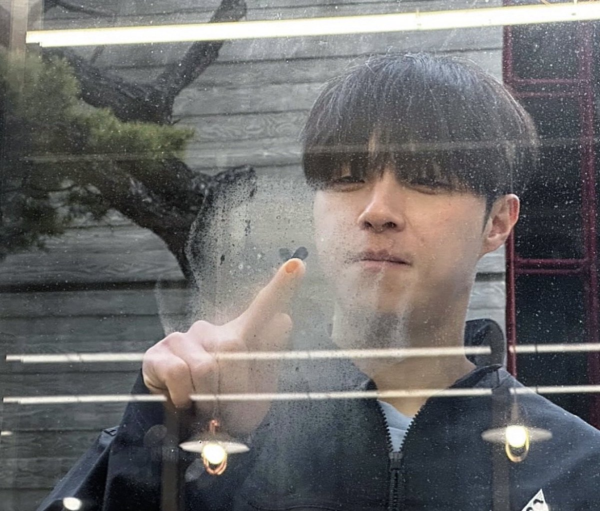 diodatibj's tweet photo. {\_/}
 （◜𖥦◝ )つ━☆・*。
⊂　　  ノ 　　　・゜
   しーＪ　　　°。+ * 。
　　　　　　　　　.・゜
　　　　　　　　　゜｡ﾟﾟ･｡･ﾟﾟ。
　　　　　　　　            。　     ｡ﾟ
　　　　　　　 　    　 　ﾟ･｡･ﾟ

데뷔 20주년 축하해요🐰🤍 https://t.co/F0XwPFuzj8