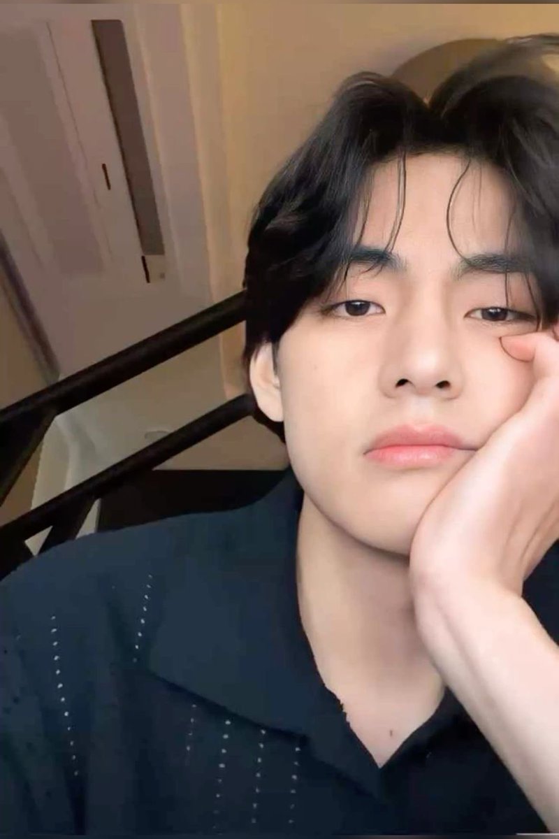 mistledtae's tweet photo. sorry super duper late pagbigyan niyo na sana ako

#ARSD #ArmySelcaDay #ifoundmyRAYtone https://t.co/g81OJ8MNBj