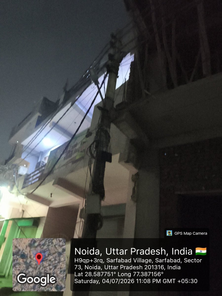 Sachingaurik01's tweet photo. पूरे गांव सर्फाबाद की स्ट्रीट लाइट हुई खराब बार-बार शिकायत करने पर भी कोई कार्रवाई नहीं की जा रही है नियर प्रवासी मंदिर से लेकर कुवै तक अधिकतम लाइट खराब है यदु पब्लिक स्कूल की साइड भी सभी लाइट खराब है @noida_authority @CeoNoida कृपया संज्ञान ले अधिक अंधेरा होने दुर्घटना हो सकती ह https://t.co/sfgxBzaszx