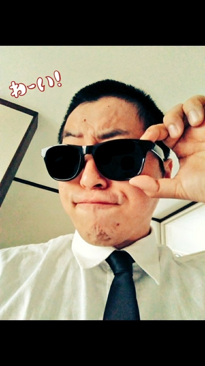 _yazirou's tweet photo. @gudegudeeeeeko どうもわたしもエージェントです。
ノイジークリケットうちまーす🔫

1作目はめちゃくちゃおもろいですよね！！大好きです🤭︎2と3も最高ですぜ！！！！

メン・イン・ブラック インターナショナルは、うーん。(￣▽￣;)

やはりMIBはトミー・リー・ジョーンズとウィル・スミスのコンビっすわ。 https://t.co/js0FzFjZFo
