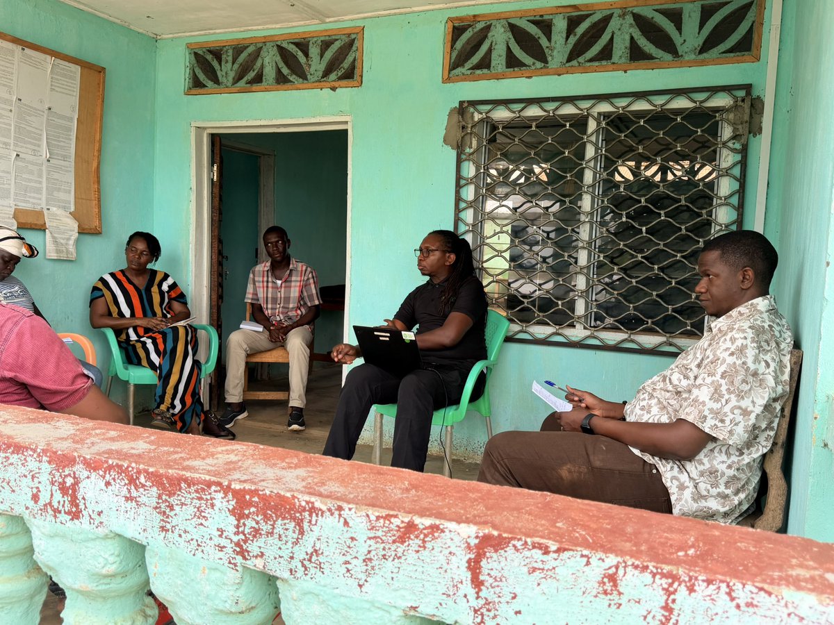 mwarumba's tweet photo. In Alindao 🇨🇫, visiting our teams implementing two flagship programmes:

🌱 @UE_Centrafrique- funded CAF-1055 (Yaka Ti Kékéréké) – strengthening producer groups, climate-smart agriculture, entrepreneurship and rural infrastructure.

🌾 @Banquemondiale - funded CAF-1063 (PRUCAC) – supporting vulnerable households through seed fairs, agricultural recovery and resilient livelihoods.

Proud of the dedication of our teams and partners working every day to strengthen food security, accountability and community resilience.

#CAR #Welthungerhilfe #FoodSecurity #Resilience #EU #WorldBank #Leadership @GermanyinCMR @UNHCRWestAfrica @OCHA_CAR @Welthungerhilfe