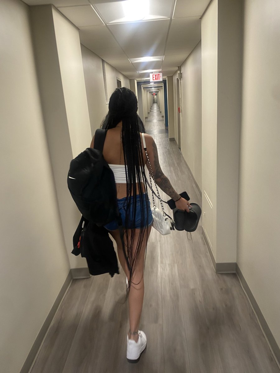 slutclasses's tweet photo. 🥱 life’s boring https://t.co/Pj8cZBdJ2k