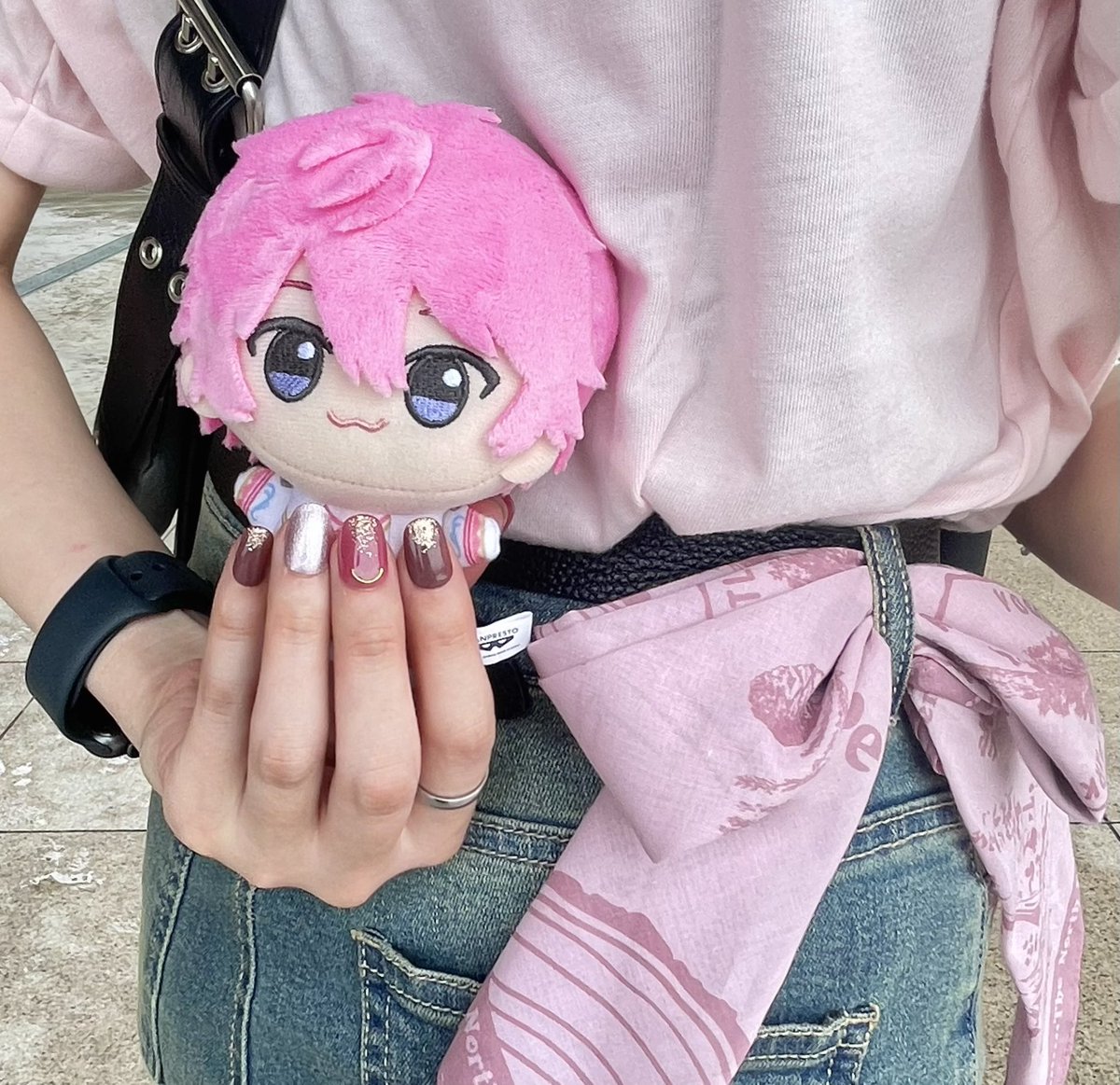 tumumegu_'s tweet photo. この日が来るまでそわそわ🤣

いざモニターに映った瞬間
「え、さとみさんじゃない!?」
って思うくらいオールバックの破壊力がすごかった😂
…ちゃんとさとみさんでした😇

モニターに映るたび、視線も表情も全部がずるい。
麗しさの中に抗えない色気があって完全に虜でした。
#すとぷり10周年ライブ https://t.co/w9hMdgc57a