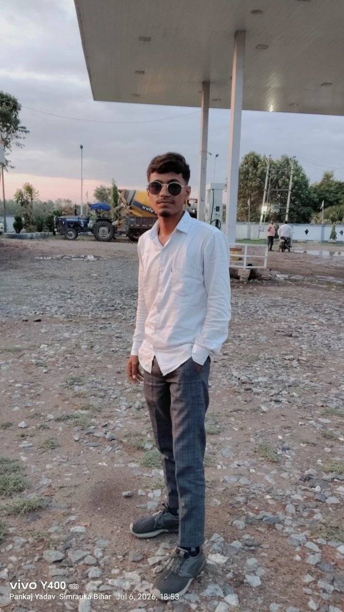 sudhiryadavIn's tweet photo. Nikita Bier का कहना हैं, कि ख़ुद 
ही लोगों को जानकारी दीजिए विडियो बनाके ।

किसी समाचार या अन्य तथ का विडियो बनाएं 

इससे आपको एक बार एलोग्रिथम पहचान लिया 
तब आपको सबसे जल्दी X पर ग्रोथ 📈 मिल सकता हैं। https://t.co/emFDQsxKBg