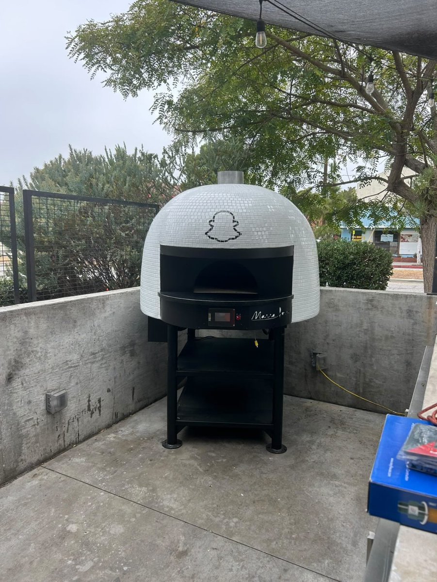 MarraForni's tweet photo. Snapchat just got the Marra treatment. 👻🔥

Our latest addition to #MarraConcepts was exciting to build, even better to install, and now we’re excited to finally share it.

Custom design. Clean execution. Built by Marra Forni. https://t.co/kDcXjw9b9q