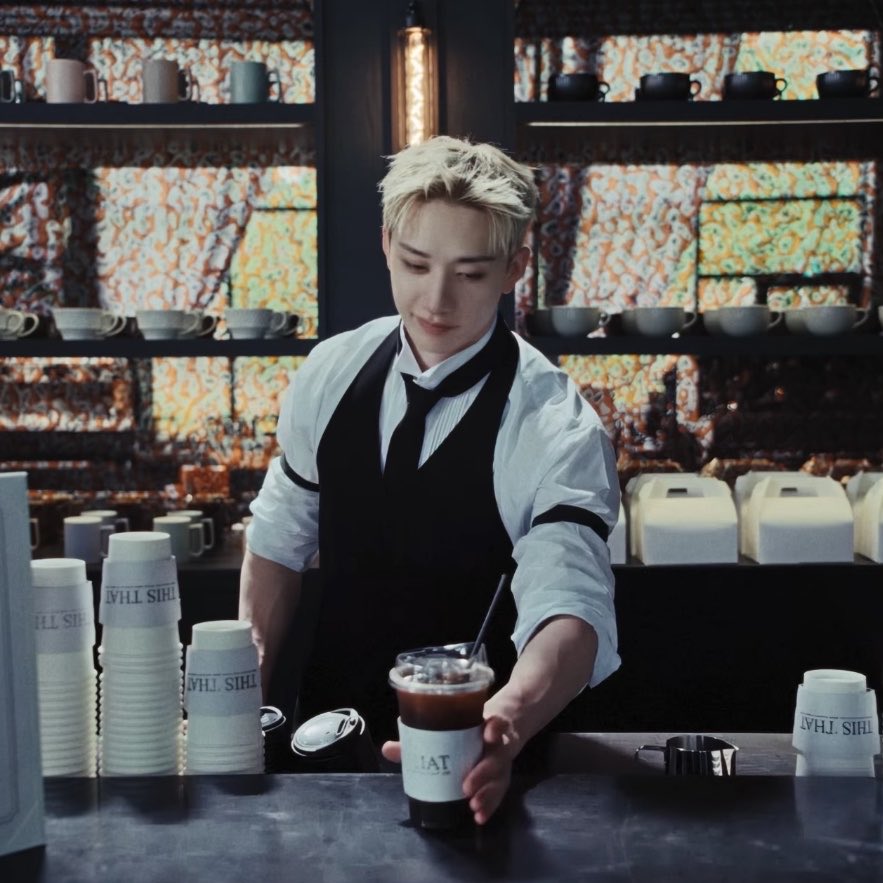 lixiesflower's tweet photo. barista chan oh that’s a man of my dreams https://t.co/Alox5HVpEb