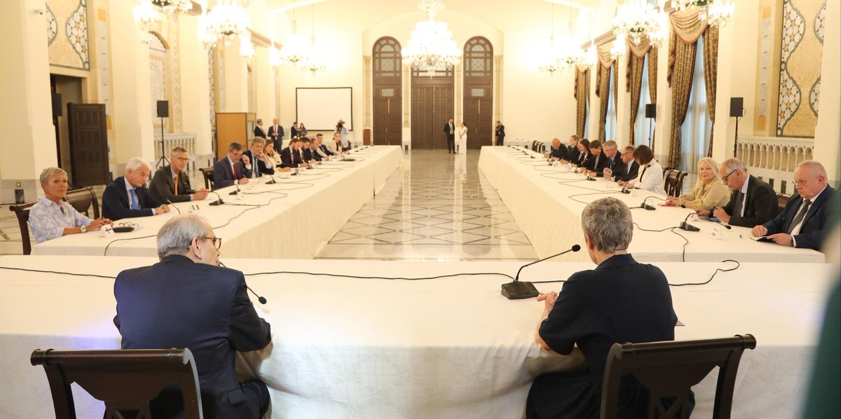 EUAmbLebanon's tweet photo. Productive meeting with PM @nawafsalam &amp; Ambassadors and senior diplomats of 🇪🇺🇬🇧🇨🇭🇳🇴🇨🇦🇦🇺. We stressed the urgent need for a revised Bank Resolution Law &amp; Financial Gap Law per IMF recommendations. Every delay has a cost for the economy; every reform brings 🇱🇧 closer to recovery. https://t.co/ozedWMcvUQ