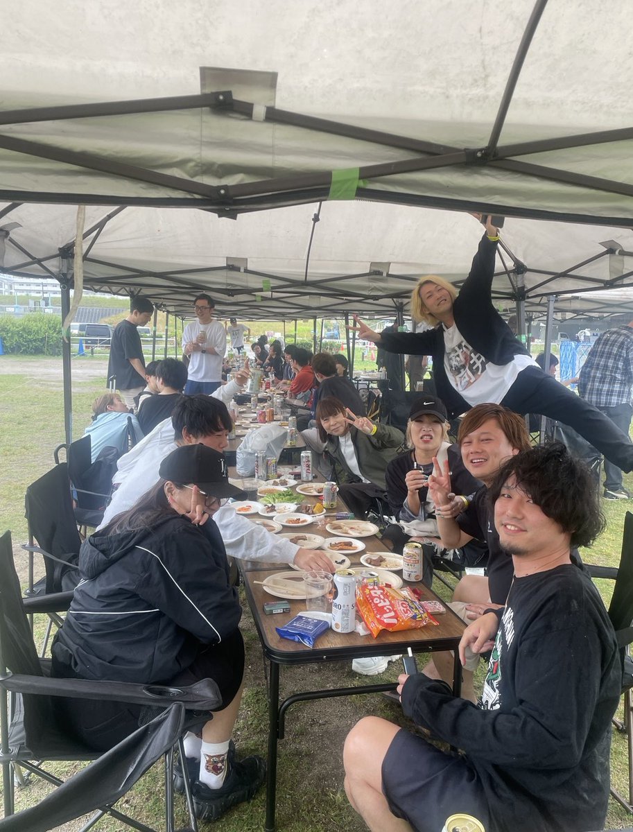 chanSaka_npm's tweet photo. わーい🥳🎈
今年も無事誕生日迎えました〜🎉✨
去年同様、無事ハタチなりました✌️
とっても楽しい1年でした♪

抱負だった関西 Aリーグ残留は達成できたので、今年は、うーーーん昇進✊🔥
仕事いっぱい頑張るぞっ‼️

ほいで、チャオズで生誕祭もします🎂🥂
7月11日！土曜日！
みんな絶対絶対来てね🥰 https://t.co/tQcrOiT3nK