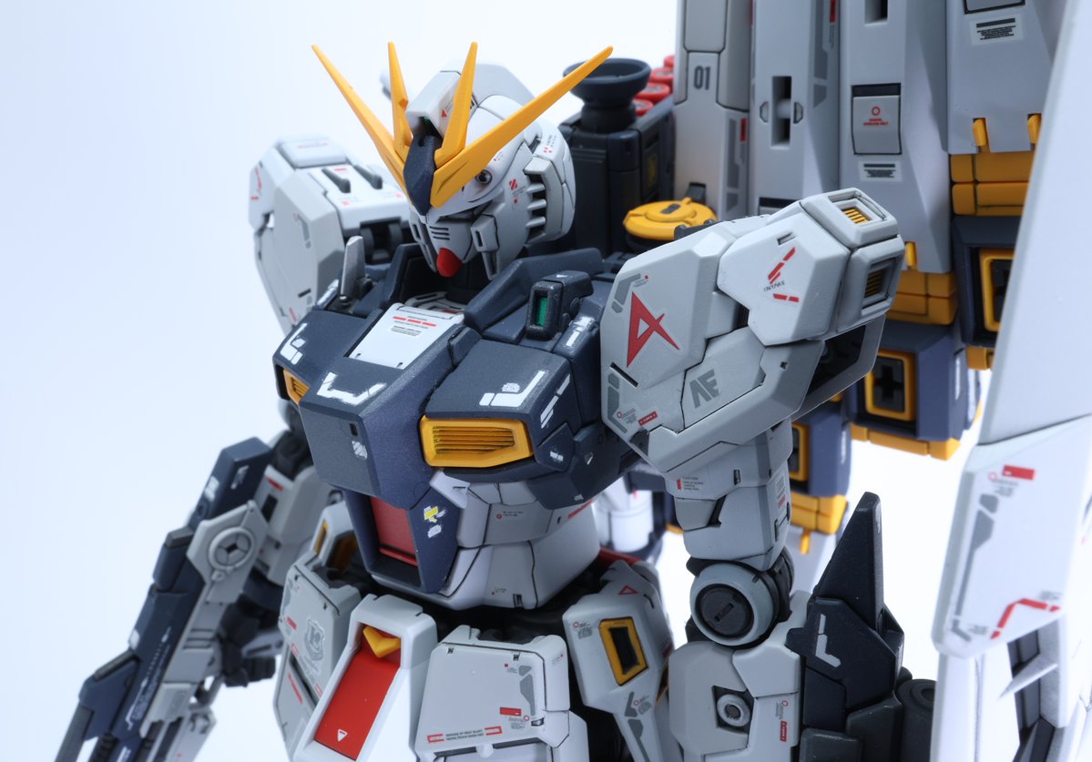 Shinon1218's tweet photo. RG νガンダム
EOS R6MarkⅡ/70-200mm F2.8 

職場の企画にて製作いたしました。
RG、かっこよすぎる。

#ガンプラ #GUNPLA
#νガンダムあつまれ https://t.co/dA93XN98zZ