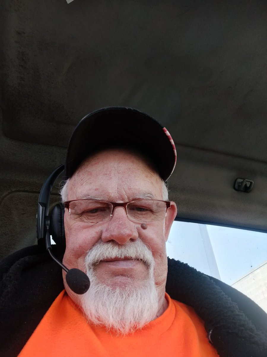 sporal01's tweet photo. On my way to store https://t.co/PtS5yLaZ8i