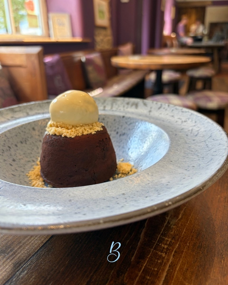 bluebellwing's tweet photo. Sweet news from our new main menu: a dessert of Hot Chocolate Fondant with pistachio ice cream and white chocolate crumb - light chocolate sponge with glossy warm chocolate centre. 

📞 01773 546722 | 💻 https://t.co/b0gKX0GnoB | ✉️ hello@bluebellwingfield.co.uk https://t.co/M6YWFX1iak