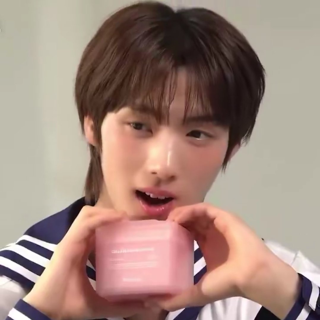 komonly0's tweet photo. 데뷔 초 영재 진짜 무슨 생각으로 이렇게 귀여웠지 。。。 https://t.co/5e8pAbrukd