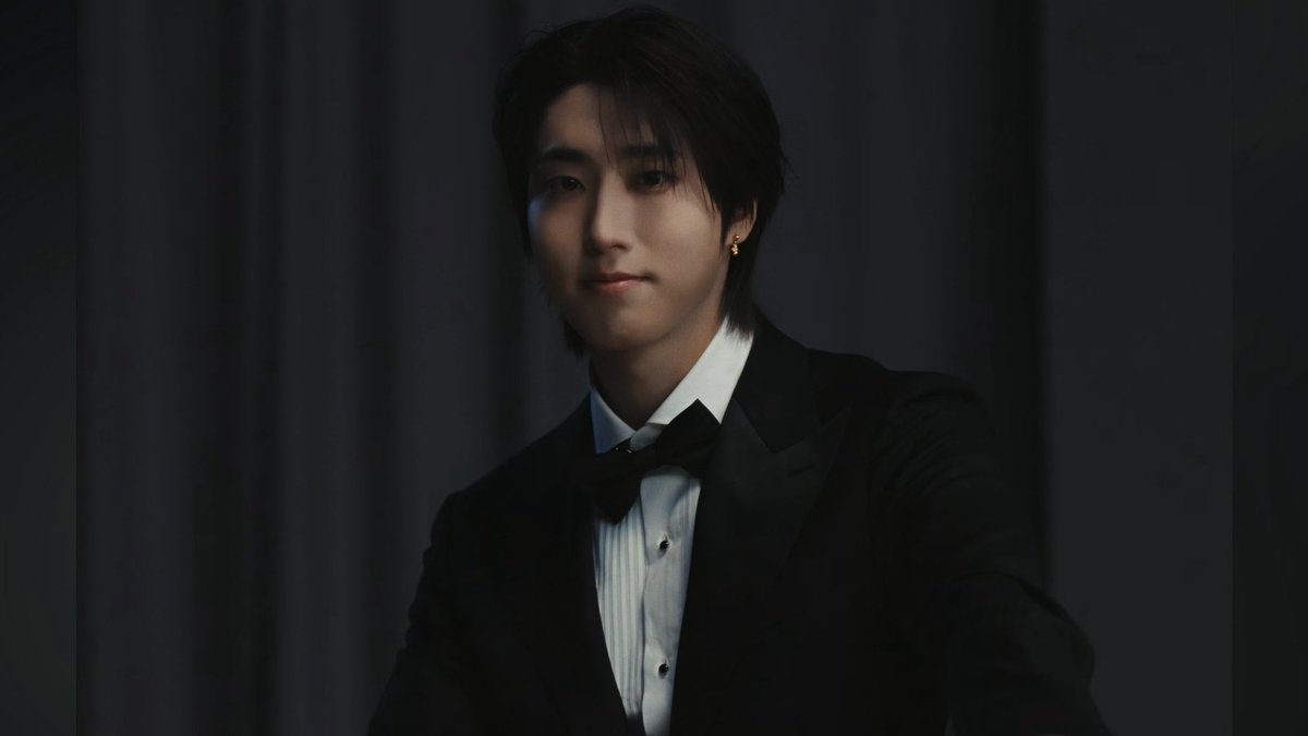 hansoftbot's tweet photo. THIS &amp; THAT — HAN JISUNG https://t.co/ZCC4c0g62E