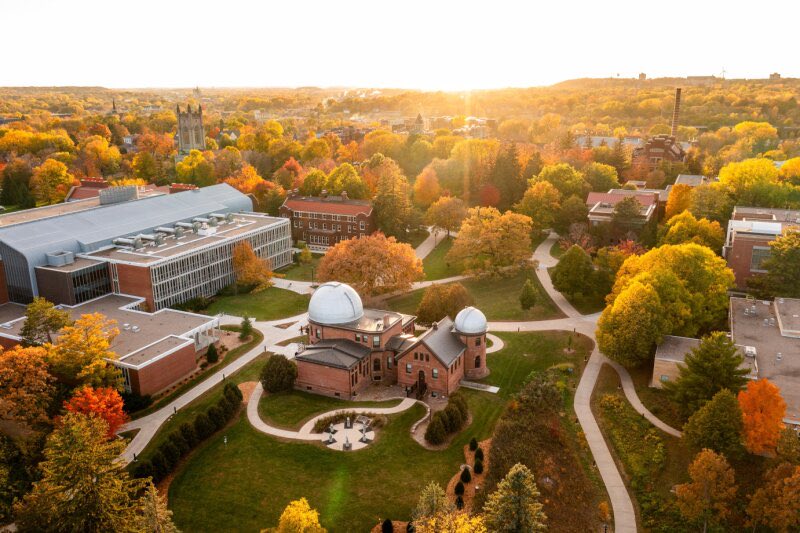1Hayden_eth's tweet photo. Really enjoyed my phone call with @AB_Balogh21 yesterday. Thank you for taking the time to share more about Carleton’s football program, culture, and academic opportunities. Looking forward to visiting campus and seeing everything in person! https://t.co/y0GdLxLqzw